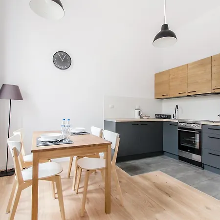 Sunstone In A Beautiful Townhouse In The Center