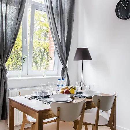 Апартаменти Sunstone In A Beautiful Townhouse In The Center Вроцлав
